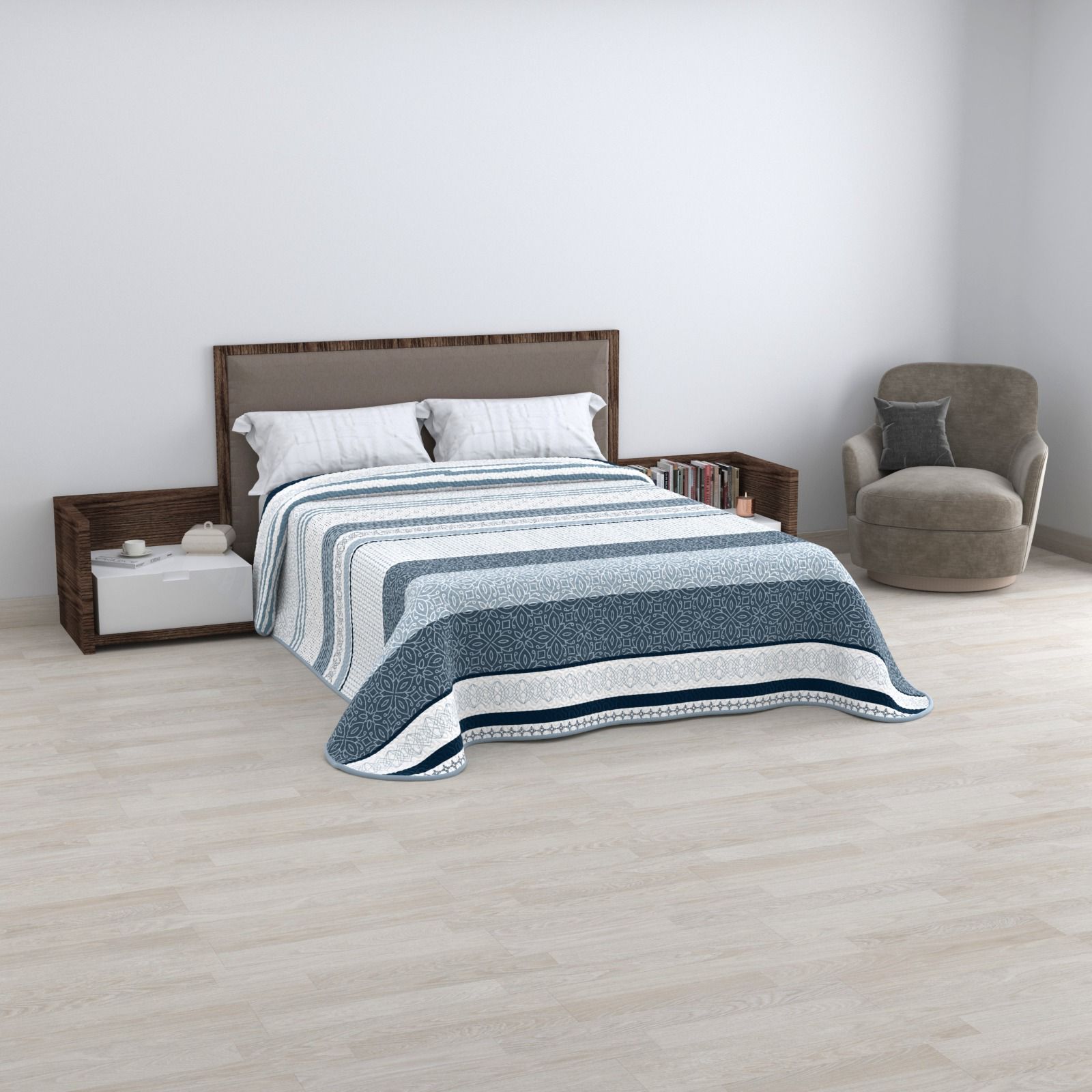 Eco bouti teca Cama con manta a rayas azules y blancas, silla gris al lado y pared blanca.